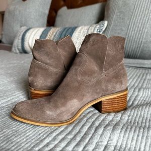 Steve Madden suede/leather booties